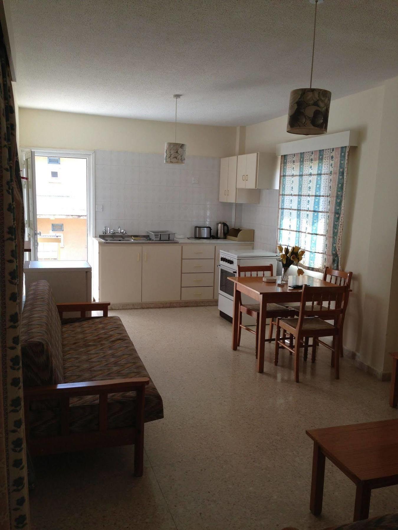 Constantaras Apartments Protaras Exteriér fotografie